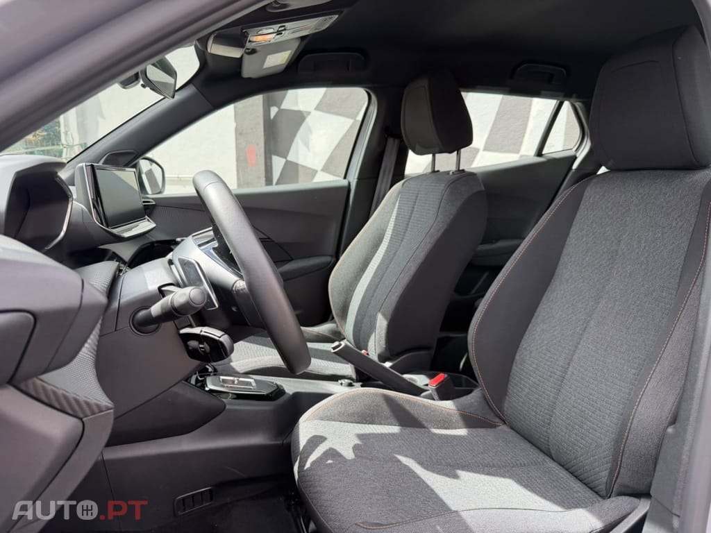 Peugeot 2008 1.2 Hybrid Style e-DCS6