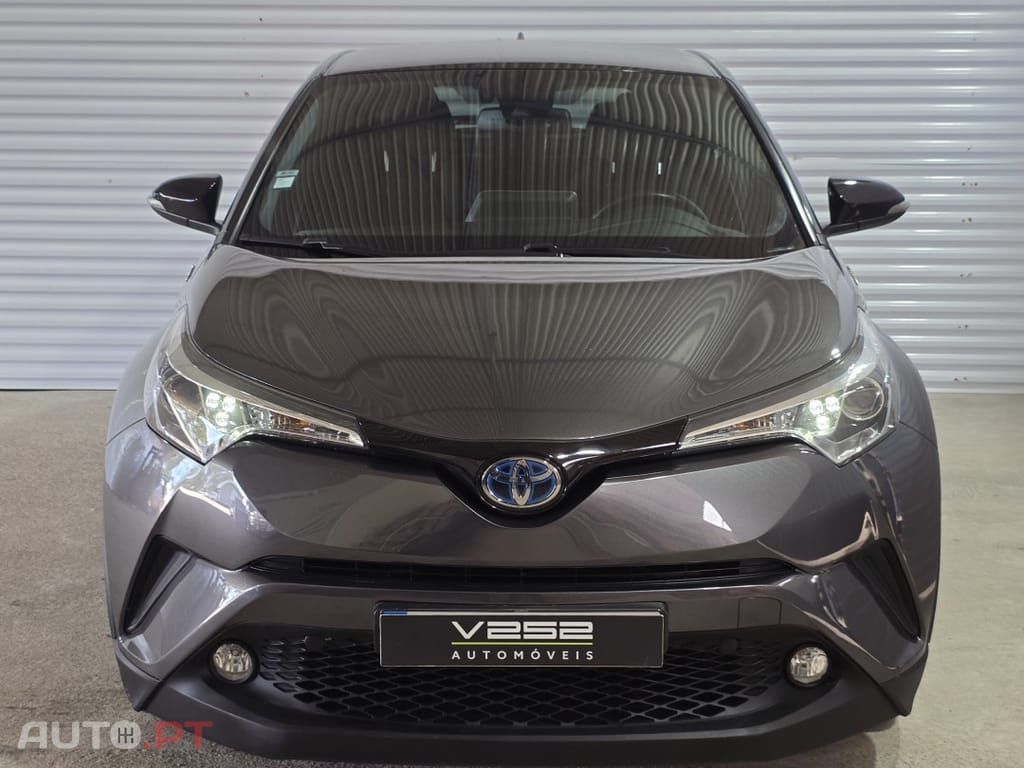 Toyota C-HR 1.8 Hybrid Square Collection