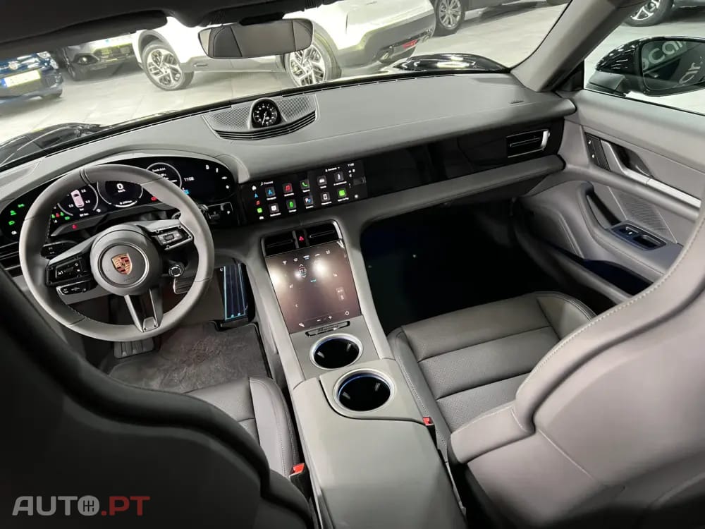 Porsche Taycan Outro