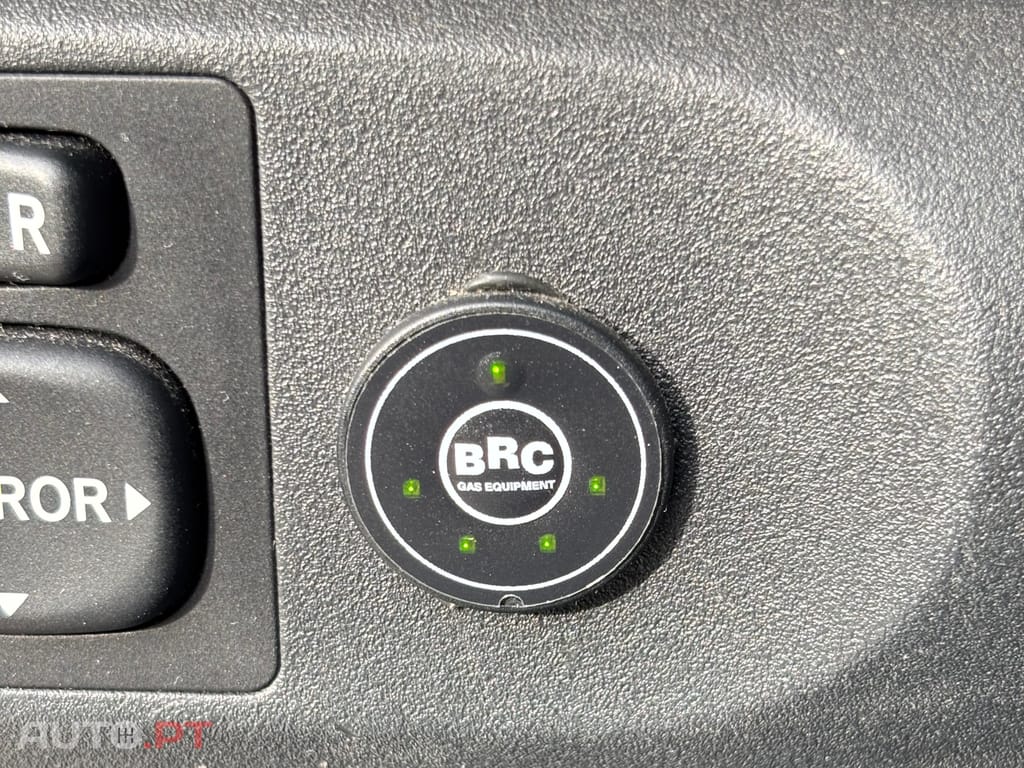 Toyota Yaris C/ GPL. -  1.3 VVT-i High Pack +Navi & GPL