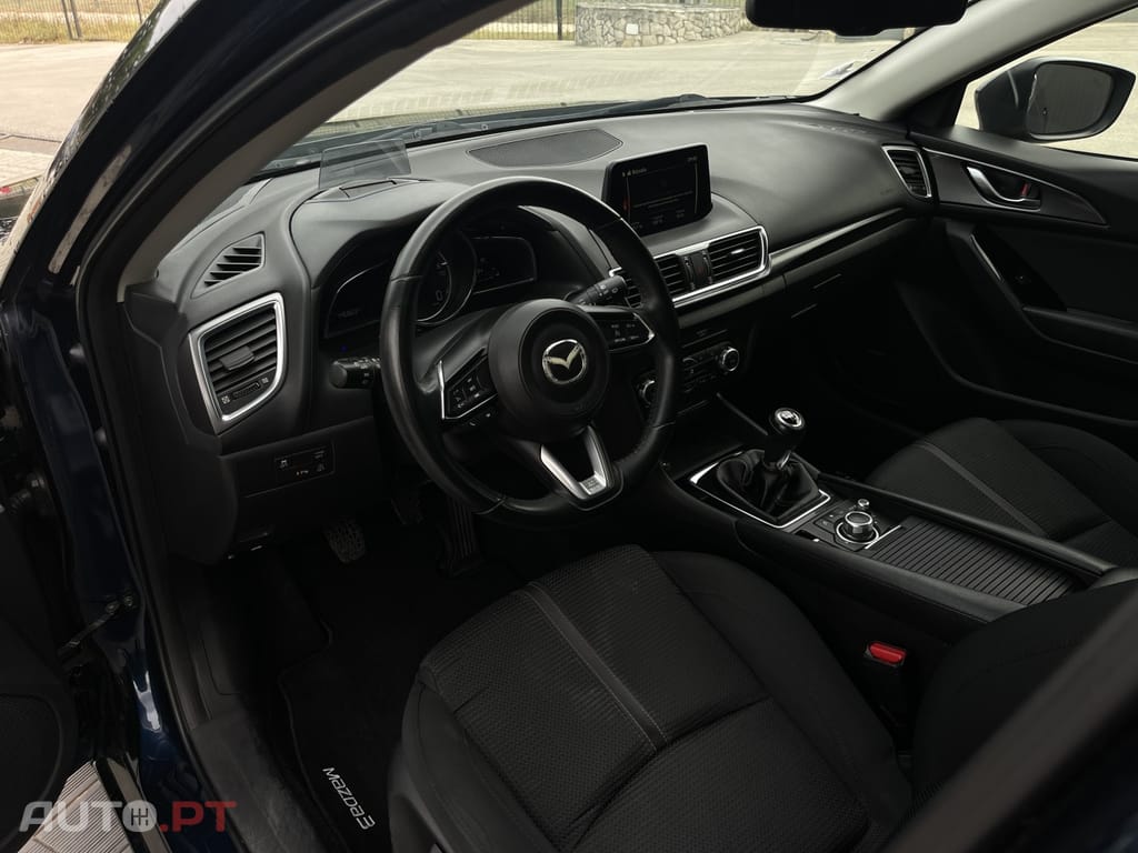 Mazda 3 1.5 Sky-D Excellence Navi