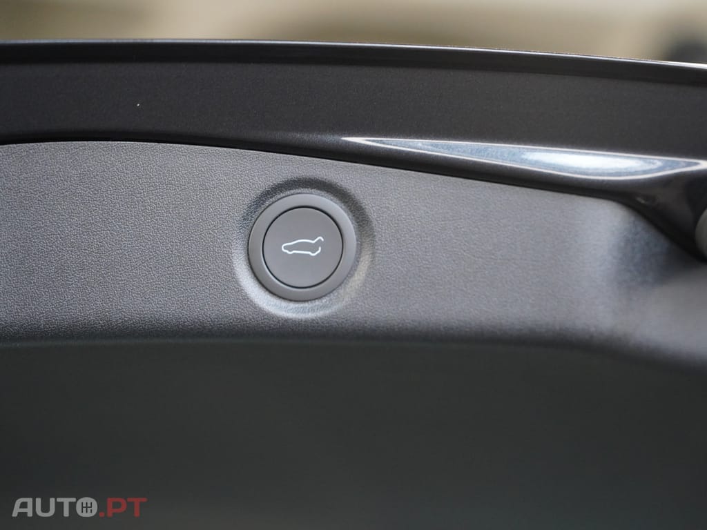 Tesla Model 3 Tração Traseira