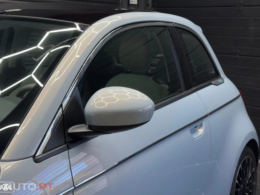 Fiat 500e La Prima