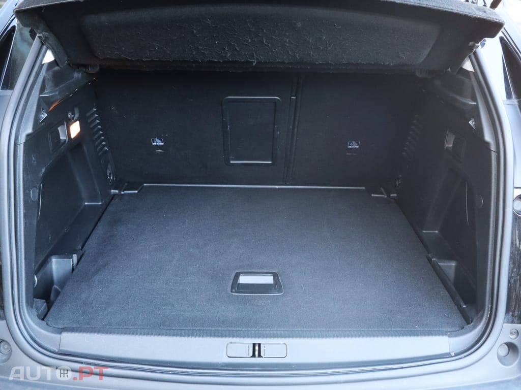 Peugeot 3008 1.5 BlueHDi Allure EAT8