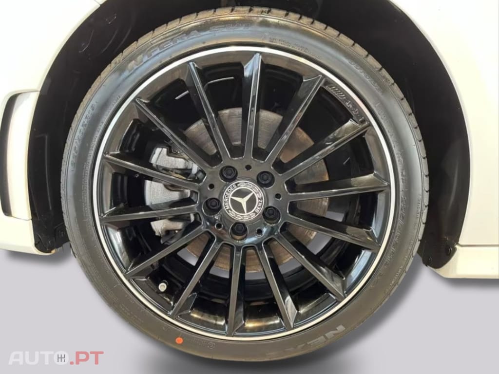 Mercedes-Benz A 250 I.V.A DEDUTIVEL e AMG
