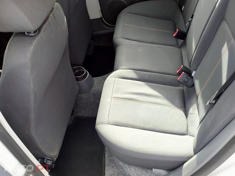 SEAT Ibiza 1.2 TDi Reference — fotografia 9