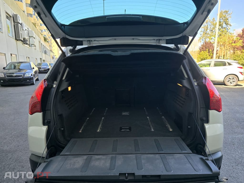 Peugeot 3008 2000 HDi hybrid4