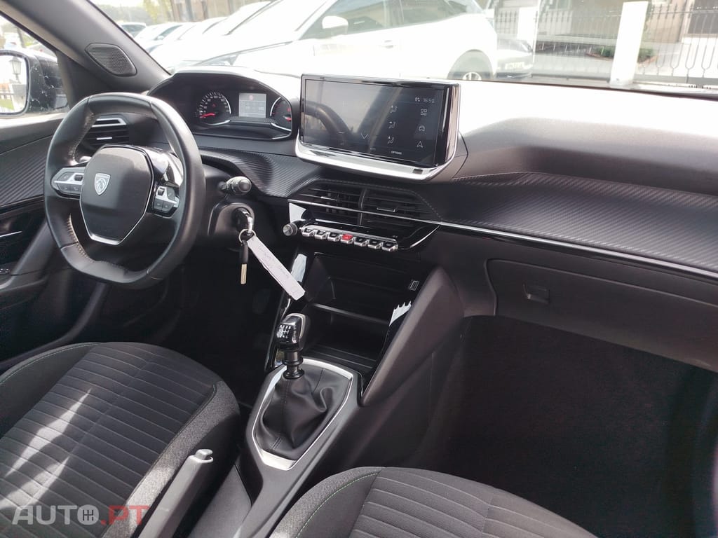 Peugeot 2008 1.2 PureTech Active Pack
