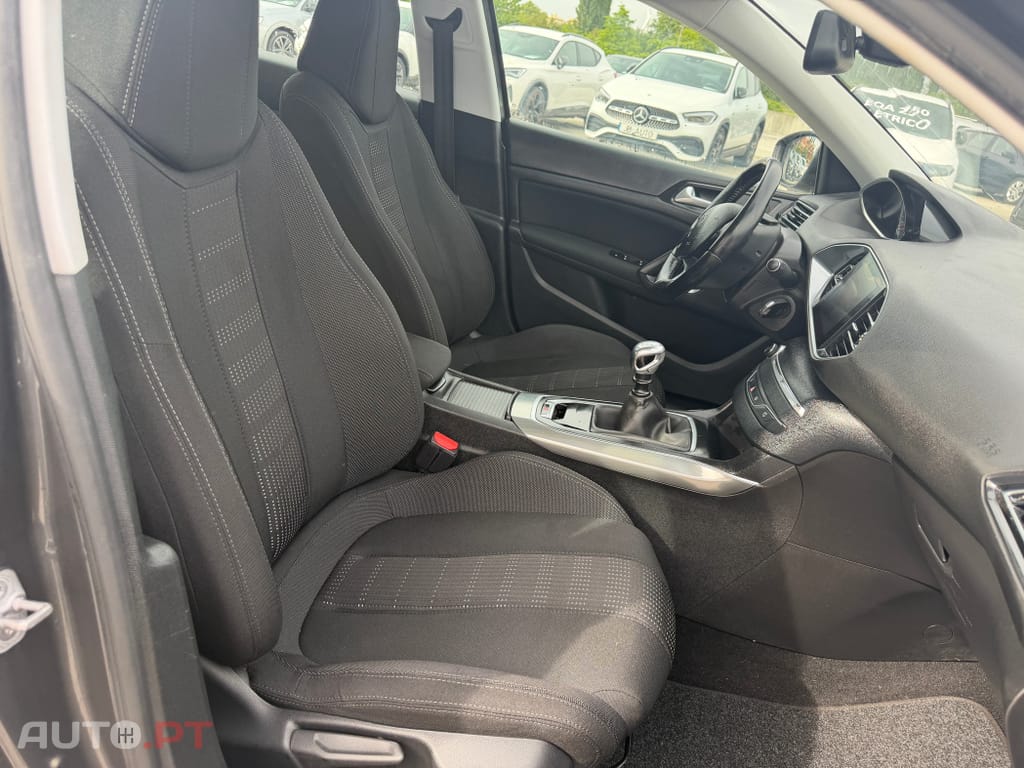 Peugeot 308 1.6 BlueHDi Allure J17