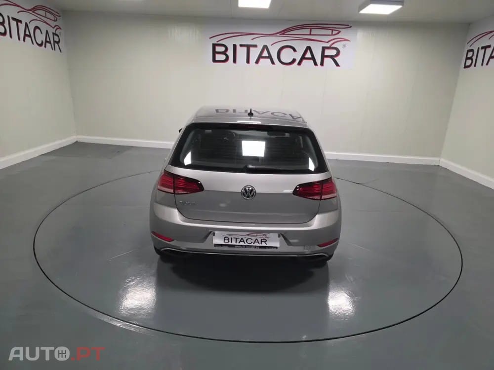 Volkswagen Golf 1.6 TDI CONFORTLINE