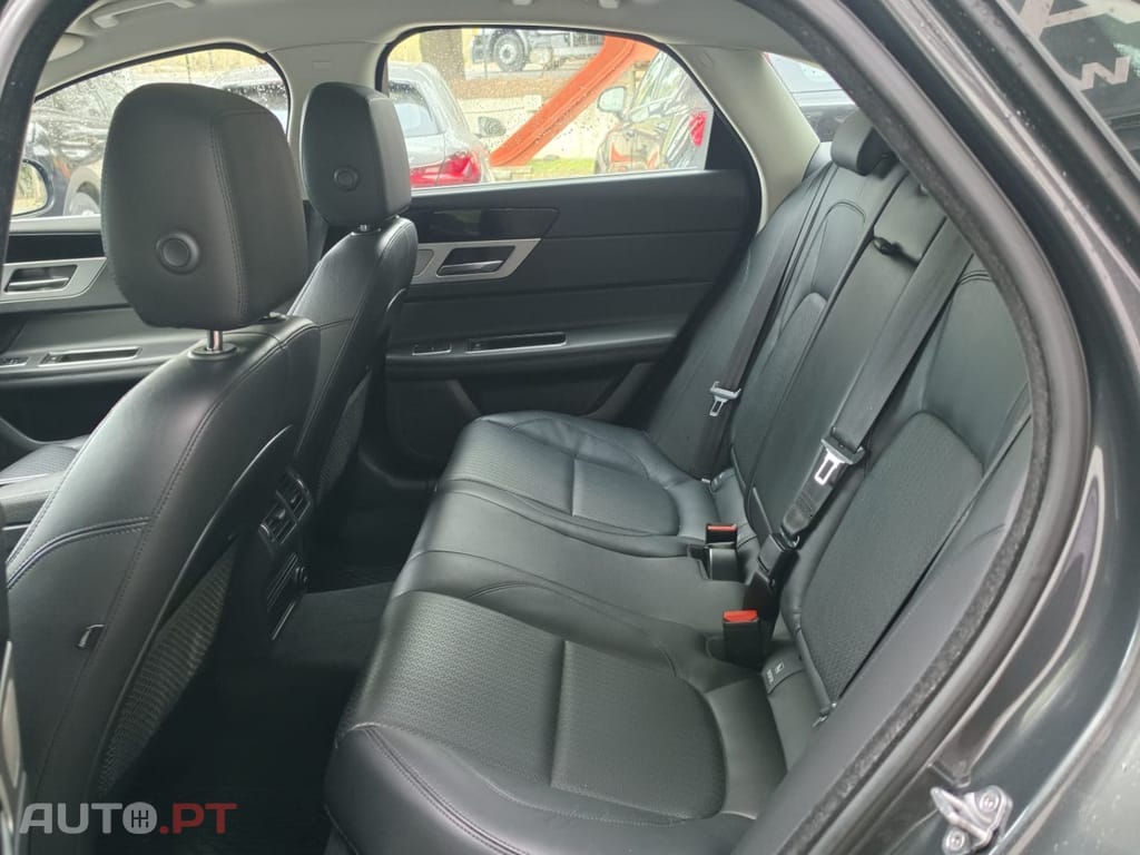 Jaguar XF 2.0 D Portfolio Aut.