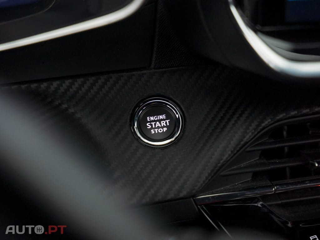 Peugeot E-2008 50 kWh GT