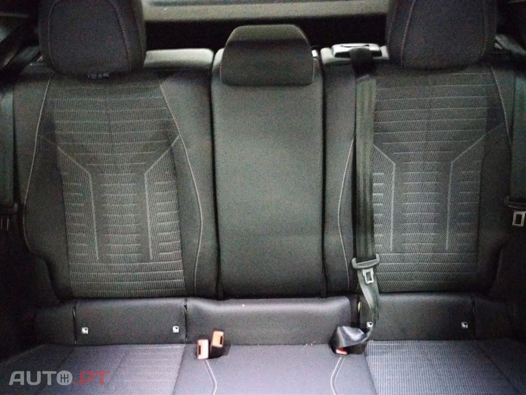 Peugeot 3008 Allure Hybrid I.V.A DEDUTÍVEL 