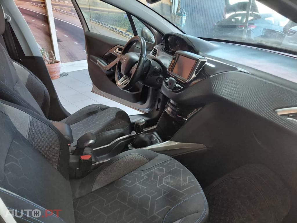 Peugeot 2008 1.2 PureTech Active
