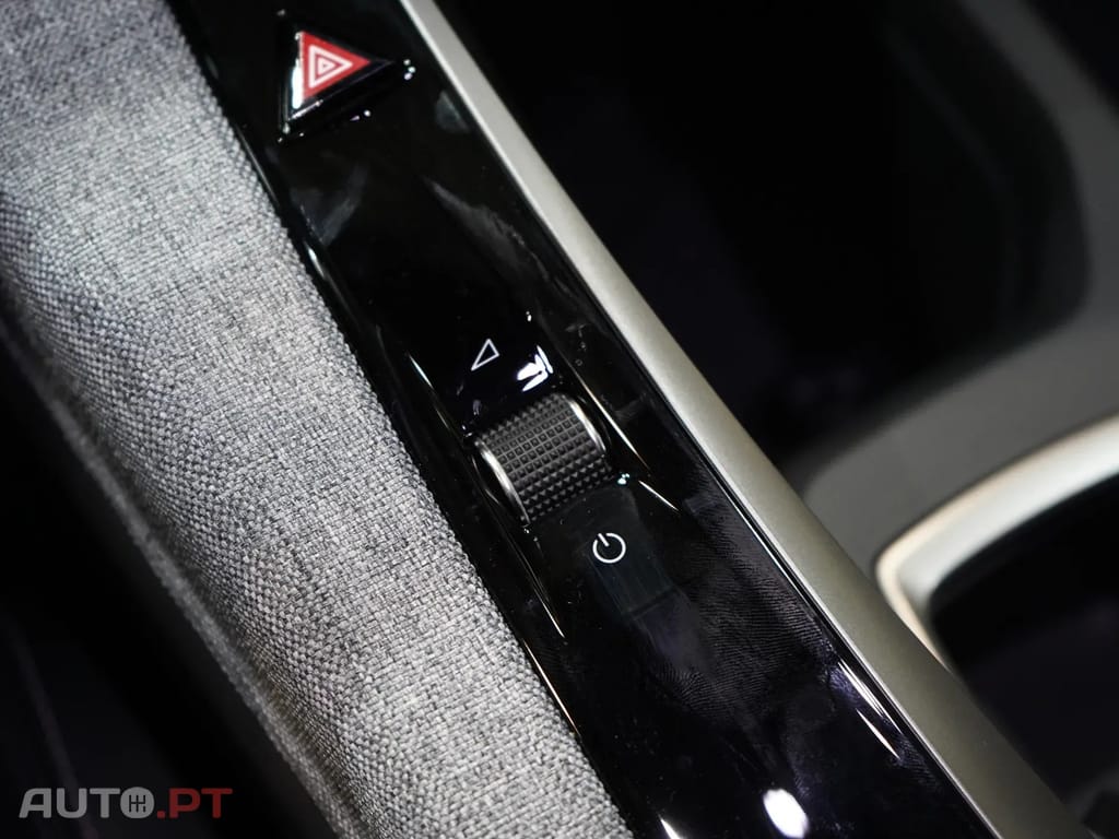 Peugeot 3008 1.2 Hybrid Allure e-DCS6