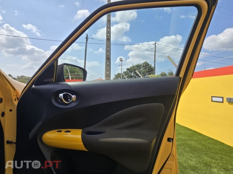 Nissan Juke 1.6 DIG-T Tekna Premium Ext.1 Yellow S. — fotografia 16