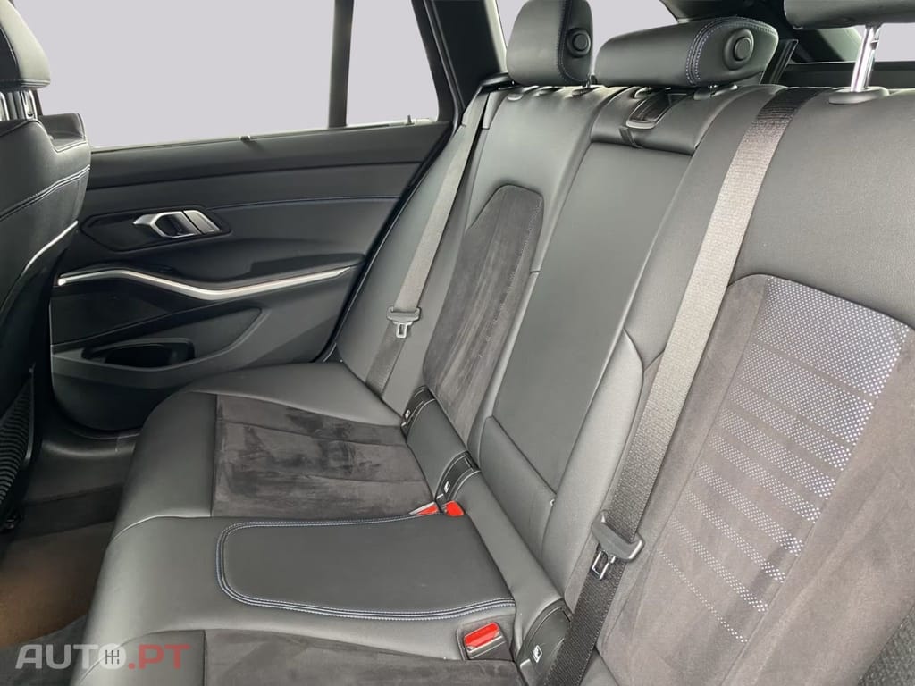 BMW 330 xDrive Touring M Sport I.V.A DEDUTIVEL