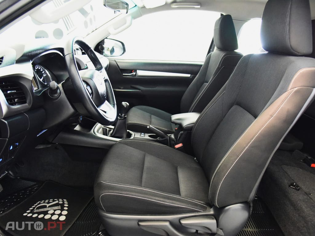 Toyota Hilux 2.4 D-4D 4WD Tracker 3L