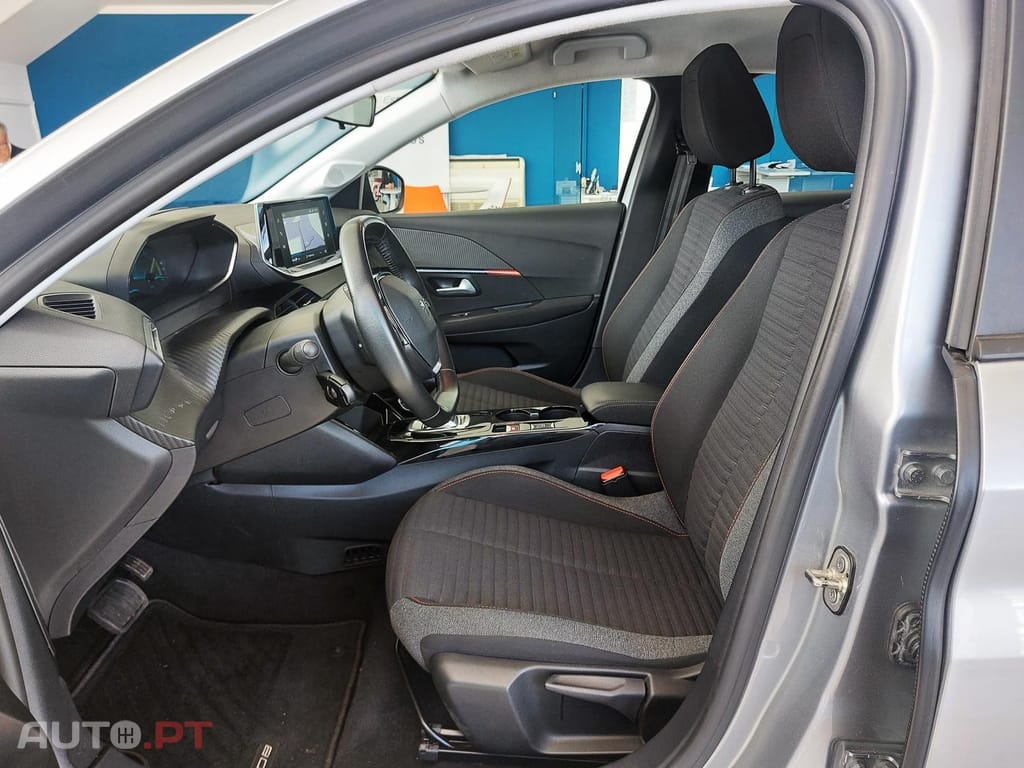 Peugeot E-208 50 kWh Active