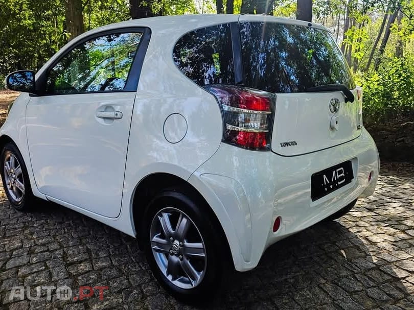 Toyota iQ 1.0 VVT-i Essential+AC