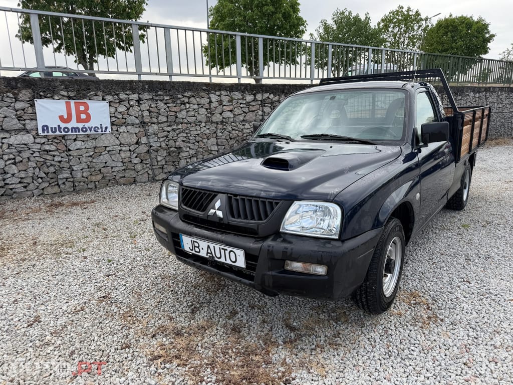 Mitsubishi L200 2.5TD Cab. Simples 3LUG Nacional