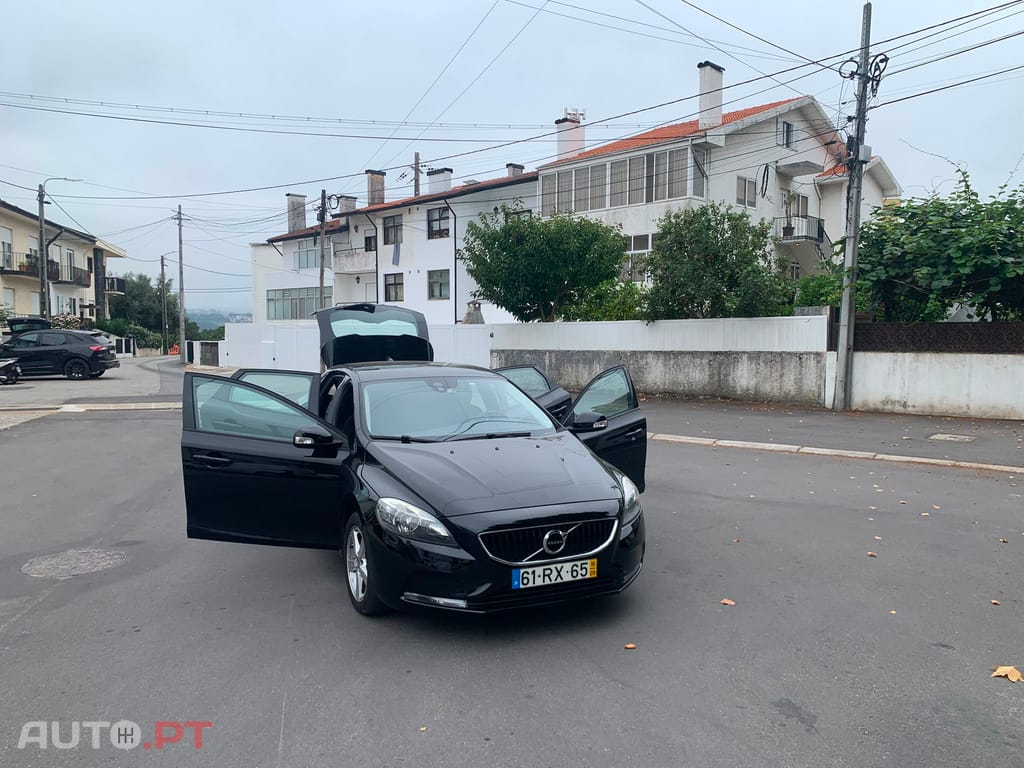 Volvo V40 D2