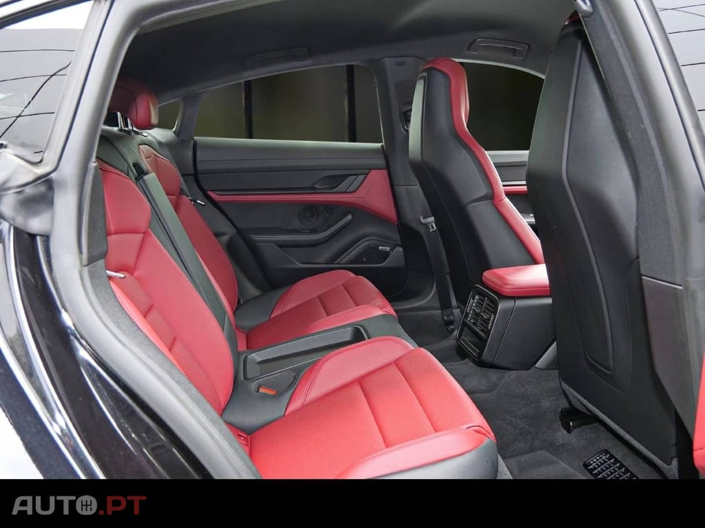 Porsche Taycan Bose