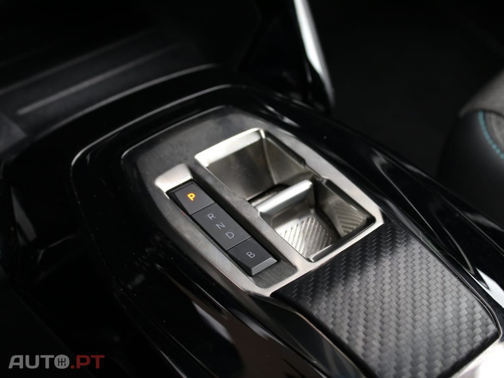 Peugeot E-2008 50 kWh Allure