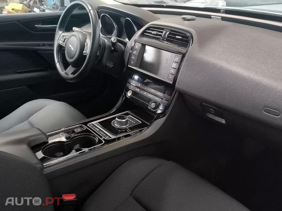 Jaguar XE 2.0 D Pure Aut.