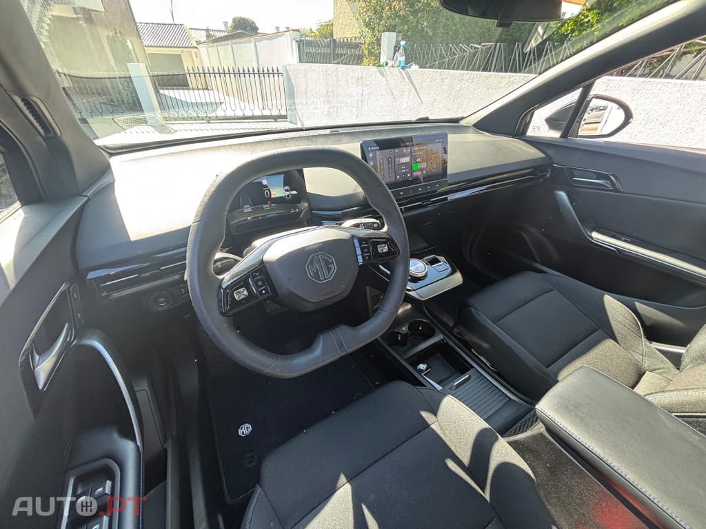 MG MG4 64 kWh Luxury