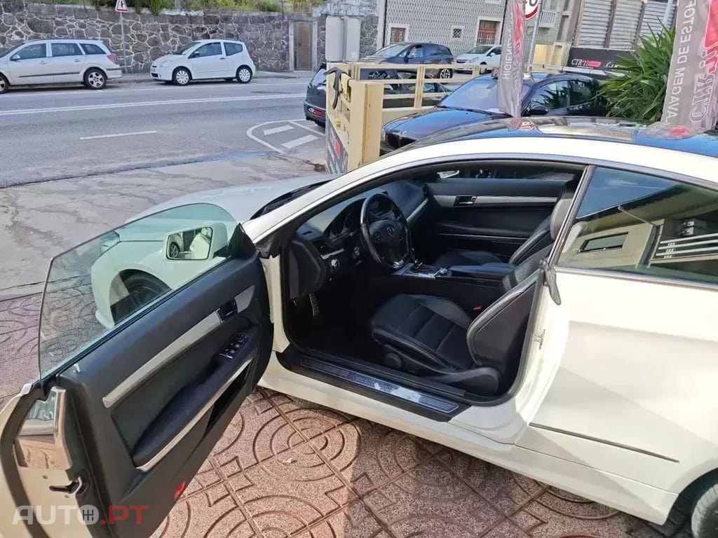 Mercedes-Benz E 350 CDi Avantgarde BlueEfficiency Auto