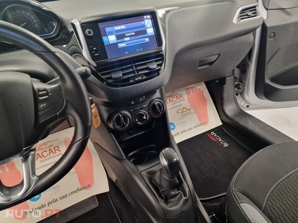 Peugeot 208 1.2 STYLE