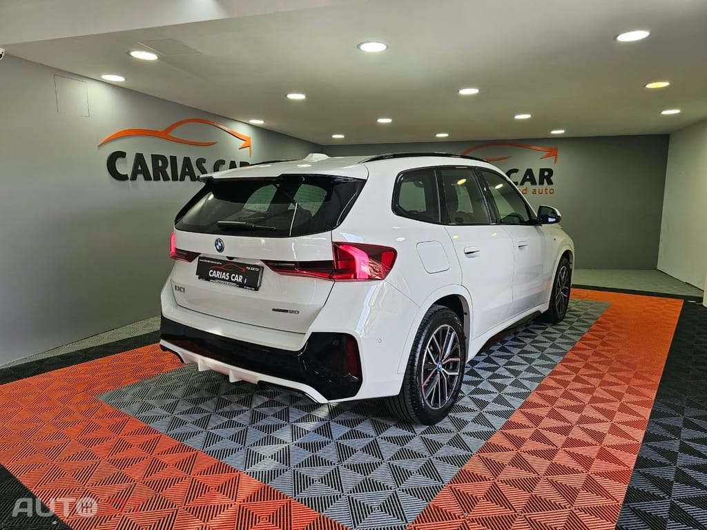 BMW iX1 eDrive20 Edição Desportiva M