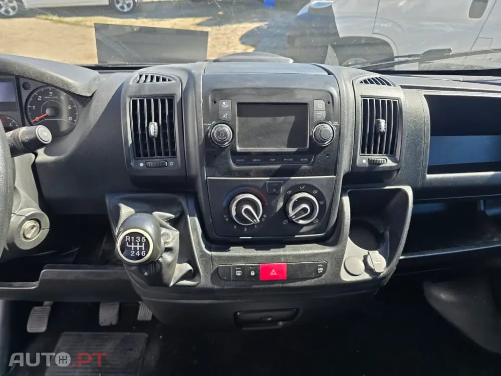 Peugeot Boxer 2.2 BlueHDi 330 L2H2