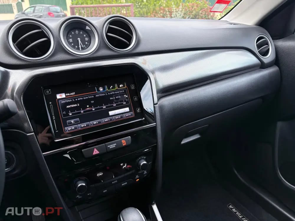 Suzuki Vitara 1.5L AGS GLX Strong Hybrid