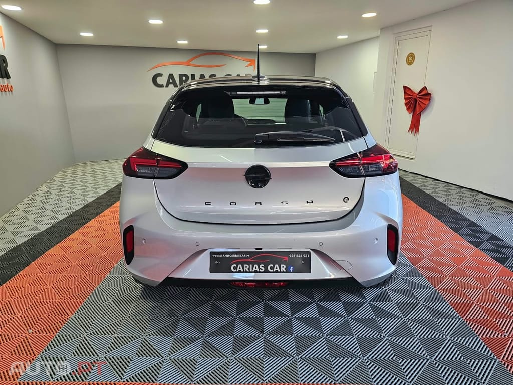 Opel Corsa 50 kWh GS — fotografia 4
