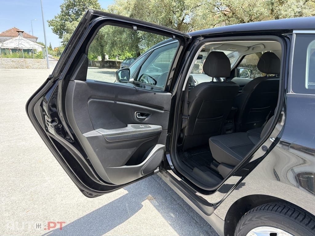 Renault Scénic dCi 110 EDC Dynamique