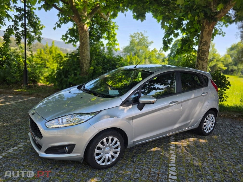 Ford Fiesta 1.0 EcoBoost S&S TITANIUM