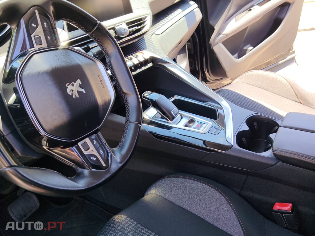 Peugeot E-3008 Allure
