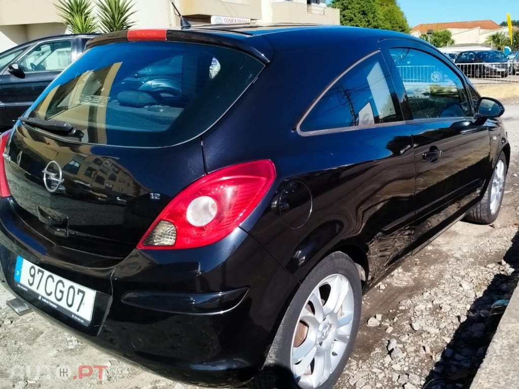 Opel Corsa 1.2 Black Edition