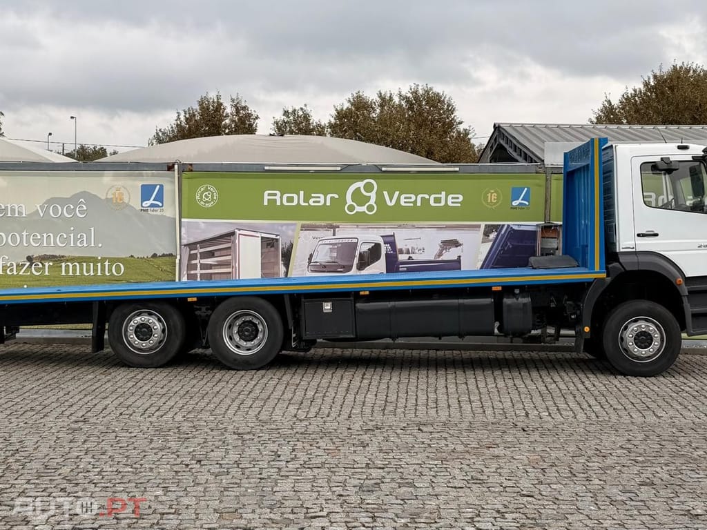 Mercedes-Benz 280 ESTRADO DE 8700 mm