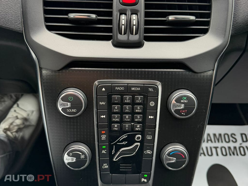 Volvo V40 2.0 D2 R-Design