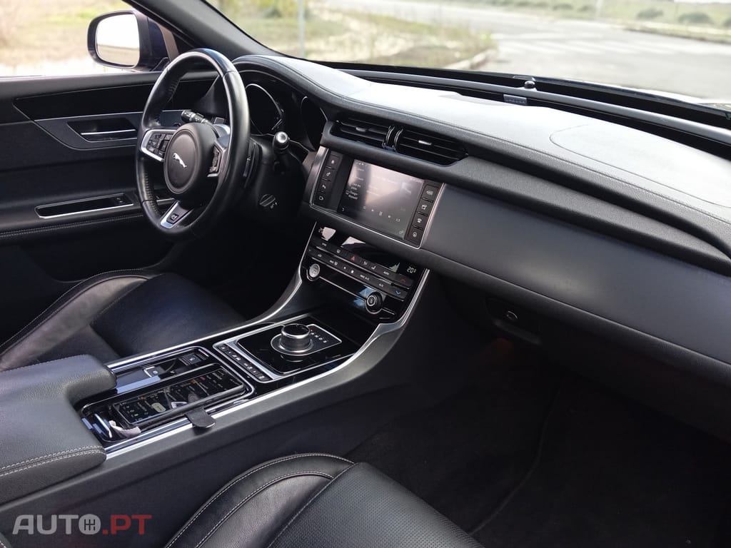 Jaguar XF 2.0 D R SPORT BVA 8 180CV COM EXTRAS