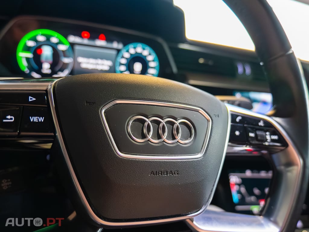 Audi Q8 E-Tron 55 quattro Advanced