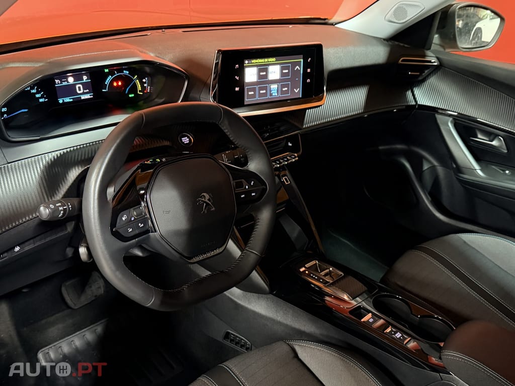 Peugeot E-2008 50 kWh Allure Pack