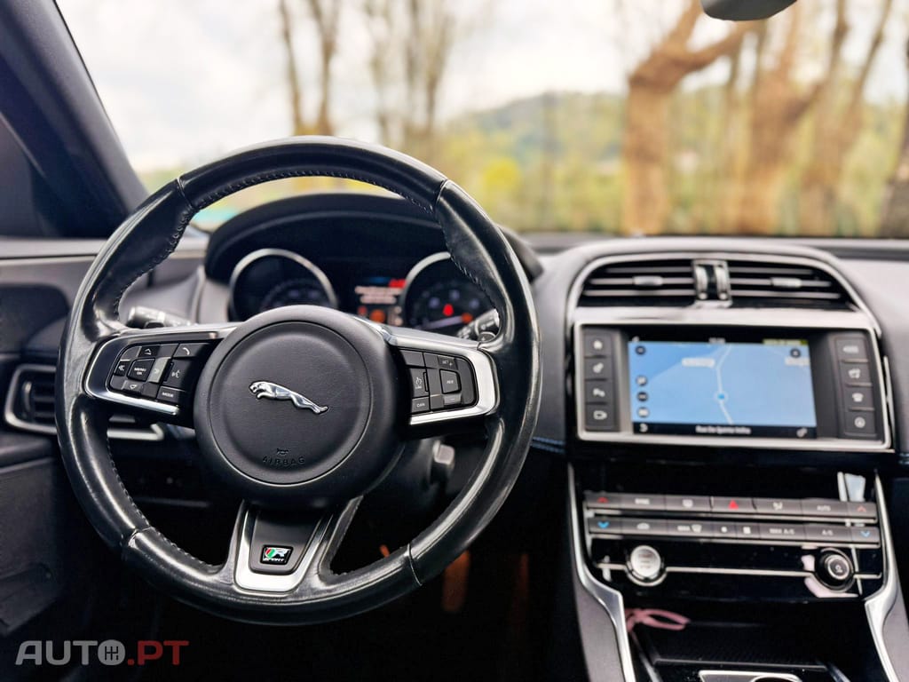 Jaguar XE 2.0 D R-Sport Aut.