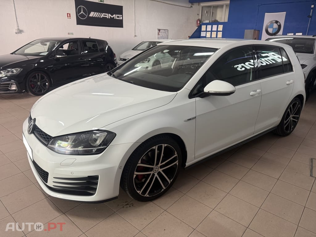 Volkswagen Golf 2.0 TDi GTD — fotografia 3
