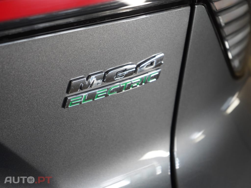 MG MG4 64 kWh Luxury