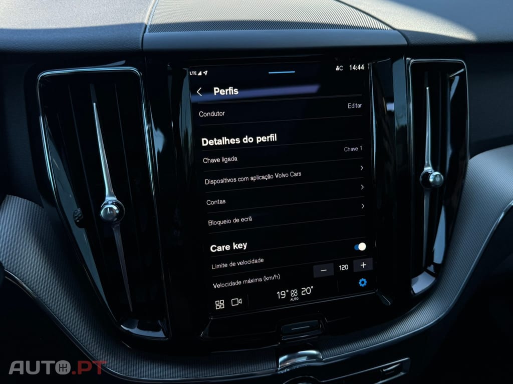 Volvo XC60 2.0 T6 PHEV Black Edition AWD