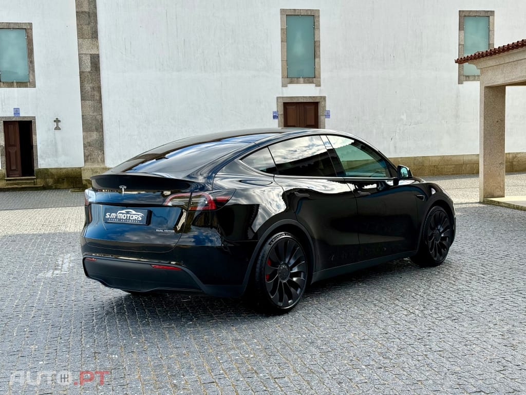 Tesla Model Y Performance Dual Motor AWD